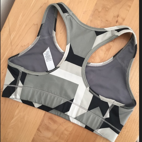 Nike Dri-fit Sports Bra - Picture 8 of 9